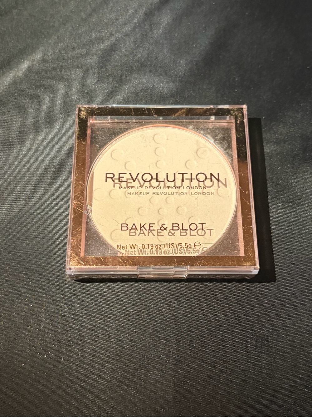 Revolution Bake & Blot Powder - Translucent